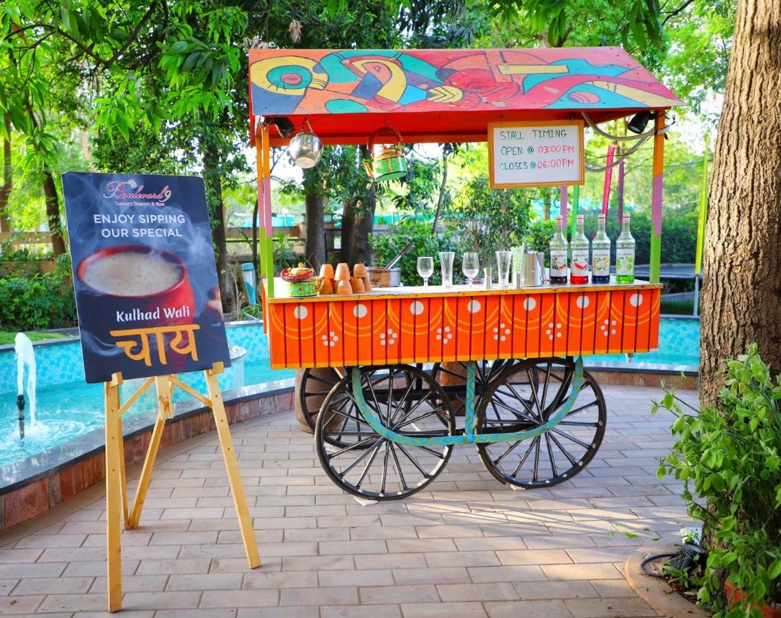 บูเลอวาร์ด 9 รีสอร์ท แอนด์ สปา Nadiad ภายนอก รูปภาพ