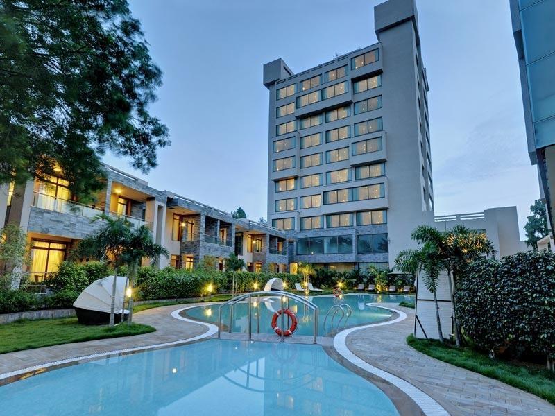 บูเลอวาร์ด 9 รีสอร์ท แอนด์ สปา Nadiad ภายนอก รูปภาพ