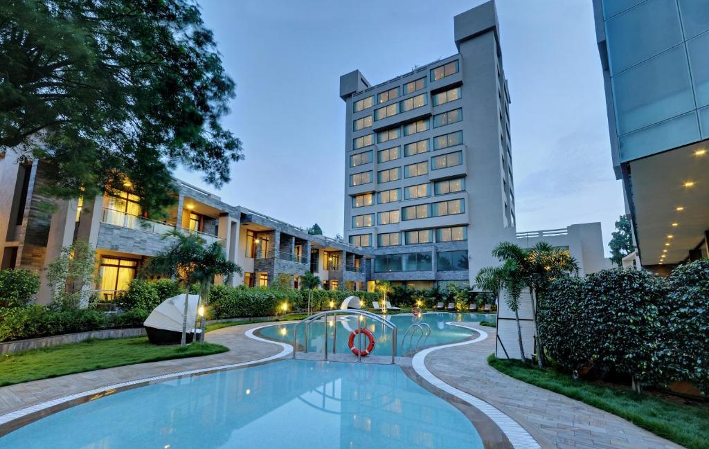 บูเลอวาร์ด 9 รีสอร์ท แอนด์ สปา Nadiad ภายนอก รูปภาพ